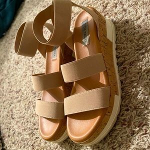 Steve Madden platform sandals